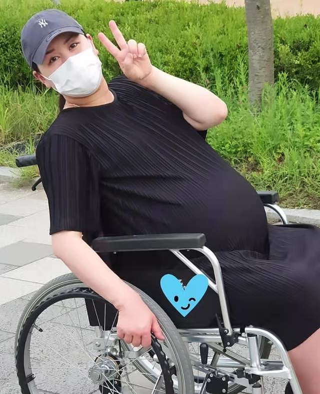 韩女星怀三胞胎体重达200斤！出行只能坐轮椅，每天侧睡缓解疼痛 - 4