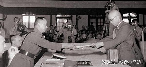 日本天皇宣布投降后，手握80万大军的冈村宁次不甘心，说了什么 - 7