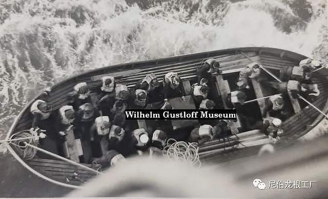 驶向毁灭深渊的欢乐方舟：德国“威廉·古斯特洛夫”号邮轮图集 - 17