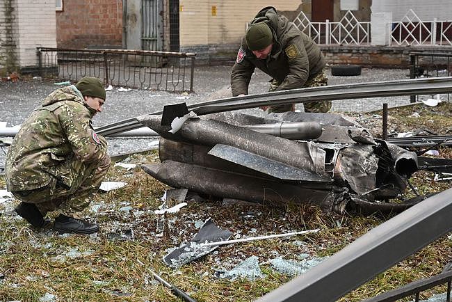 俄军进攻乌克兰初期重要事件：数百人丧生 宣布摧毁乌空军设施 - 8