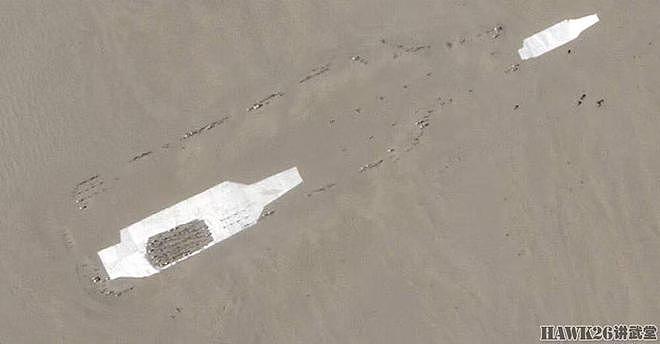 海外谈中国：塔克拉玛干沙漠中的新靶标 完美复刻“福特”号航母 - 4