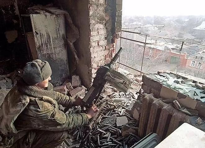 残酷的格罗兹尼巷战：1000俄军仅10人幸存，地狱惨状让美国都感叹 - 15