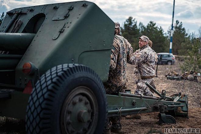 拉脱维亚100mm加农炮战斗射击训练 捷克老式火炮仍在一线挑大梁 - 16