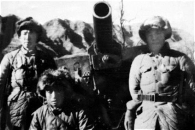 1943年，15名日军被围拒不投降，他直接下令活埋！后授衔开国少将 - 6