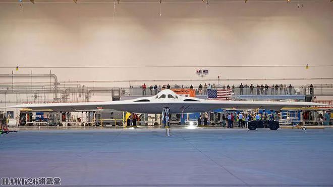 美军公布B-21隐形轰炸机最新照片 透露未来将为其配备协同无人机 - 3