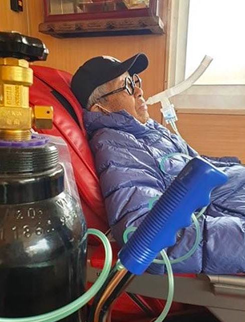 90岁台男星肺积水高烧不退，在家插氧气管太憔悴，状态不佳引担忧 - 9