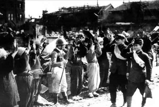 1941年日本真实情况如何？国民一天仅6两粗粮，大量女性当了军妓 - 1