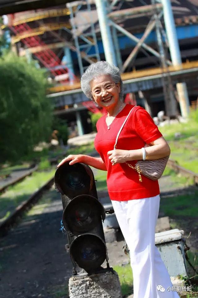 70岁出道，91岁直播带货，这位中国奶奶活成了我们羡慕的老年样子 - 25