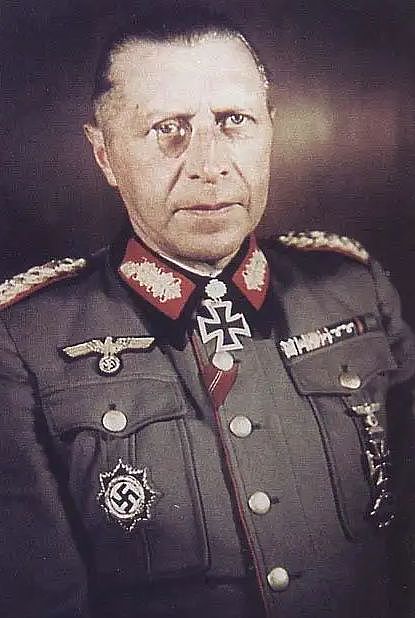 希特勒死前为什么委任邓尼茨掌管德军？1945年5月23日邓尼茨被捕 - 7