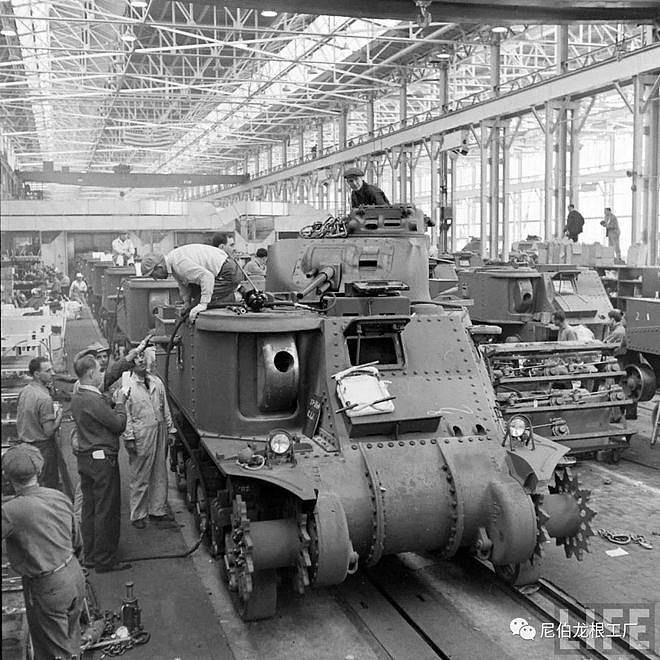汽车城日常：二战美军M3中型坦克的生产线留影 - 19