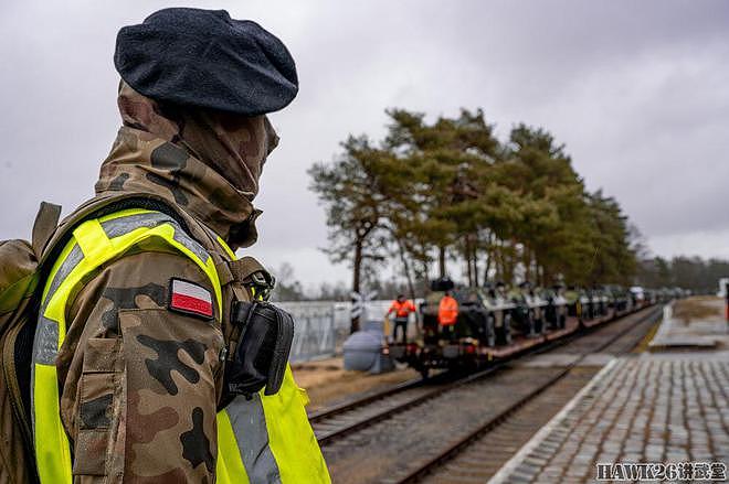 法国第35步兵团远赴波兰演习 VBCI步战驶上特制列车 前往训练场 - 1