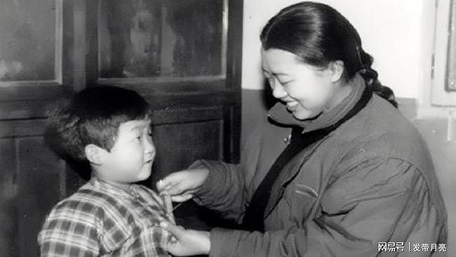 1949年，重庆水果商收留了一个小孩，看报纸才知道是渣滓洞幸存者 - 1