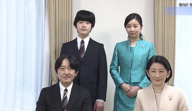 日本15岁悠仁小王子新年亮相！罕见穿传统和服，抢了爱子公主风头 - 7