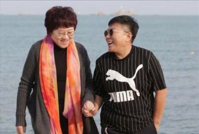 王小波去世后，李银河与司机谈“跨性别恋爱”，领养孩子组家庭 - 8