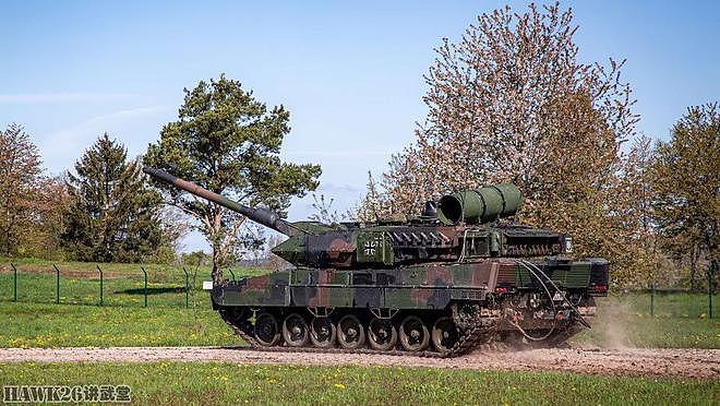 德国陆军豹2A7V主战坦克潜渡训练 准备工作很重要 为士兵建立信心 - 8