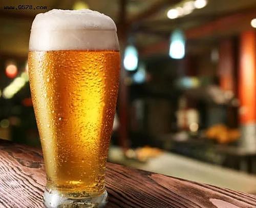 长期“喝白酒”和“喝啤酒”，身体有什么区别？哪种对身体伤害小 - 4