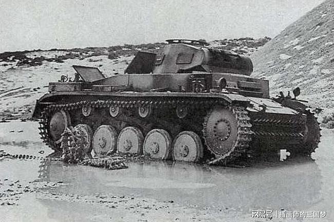 德国第一款实战坦克，装备机炮的二号坦克，如何在战场上建功立业 - 9