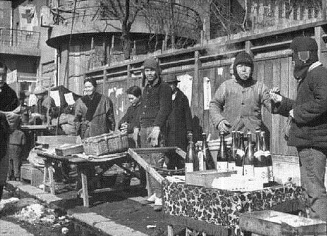 1950年，北京西单商场一个烟贩被捕，真实身份是杀害毛泽民的凶手 - 6