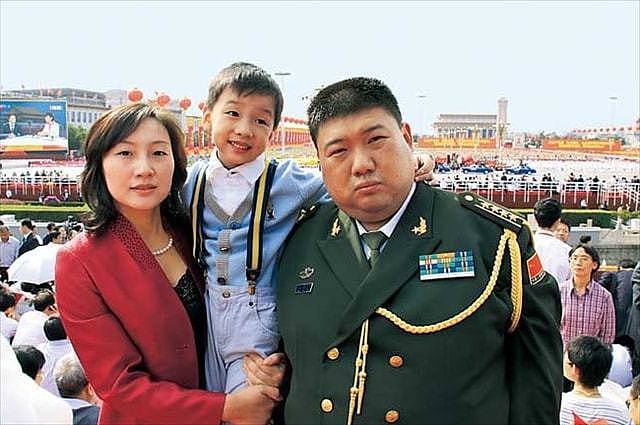 毛岸青独子毛新宇：是首位70后少将，母亲也是将军，儿女才华出众 - 9