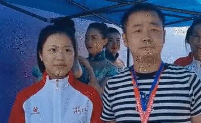 杨杨组合奥运夺冠后又摘金！杨倩51天获三冠，多人要求与她合影 - 6