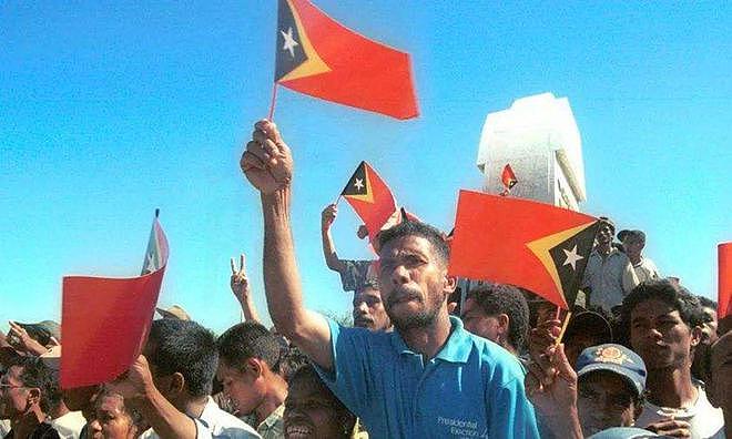 印尼为什么让有丰富资源的东帝汶独立？2002年5月20日东帝汶独立 - 2