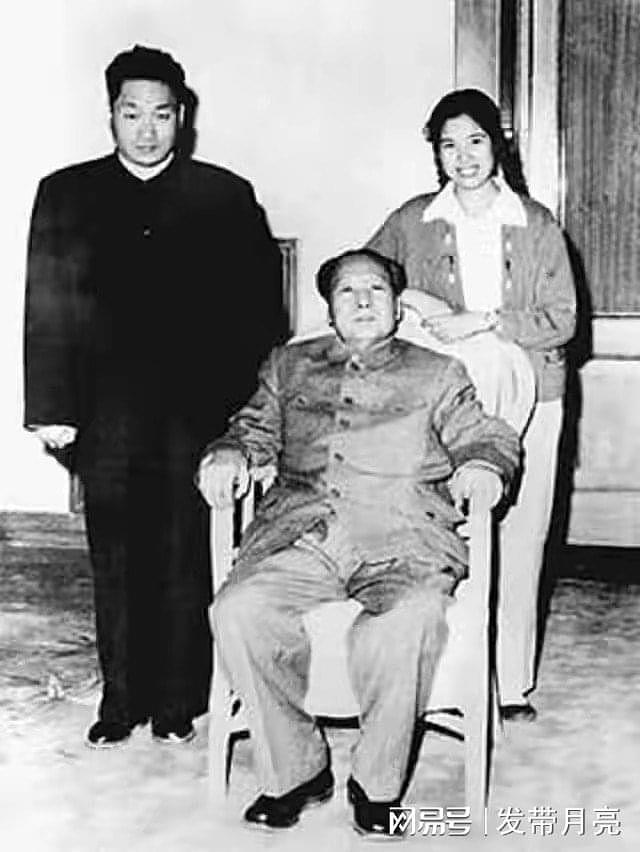 1969年，邵华怀孕了，毛主席喜上眉梢：我终于要当爷爷了 - 5