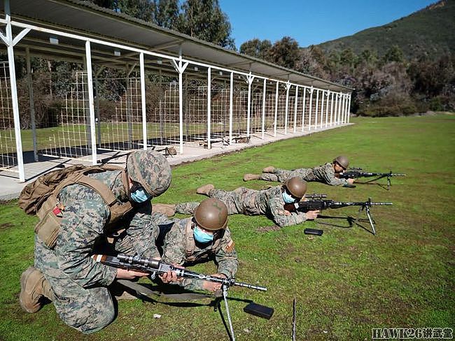 智利新兵实弹训练 罕见瑞士老枪亮相 颇有FG-42伞兵步枪既视感 - 3