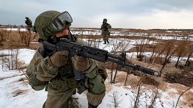 俄罗斯驱逐12名美国外交官 乌克兰已将俄军逼退至基辅东部 - 3