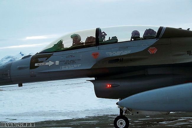 什么是“皇家后座”？挪威公主成年前坐进F-16战机 完成资格认证 - 6