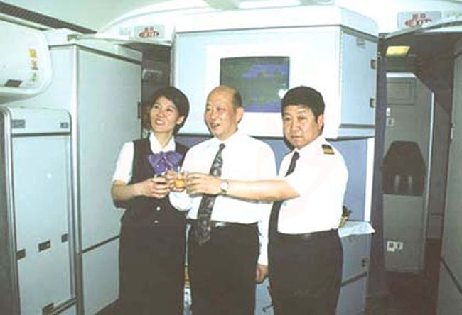 新中国历史上第1次民航客机迫降：1998年9月10日586号班机迫降 - 7