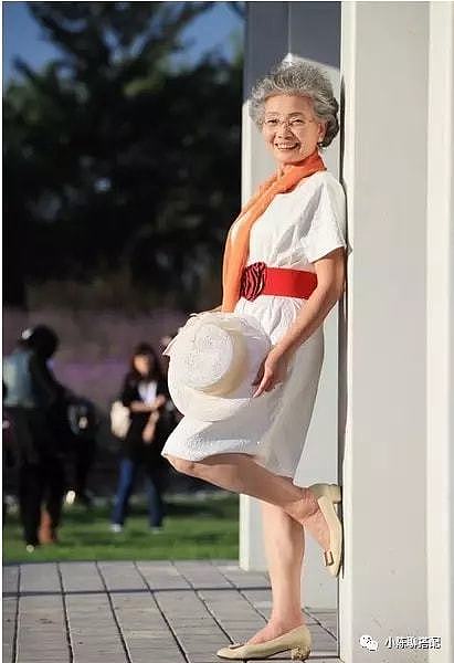 70岁出道，91岁直播带货，这位中国奶奶活成了我们羡慕的老年样子 - 37
