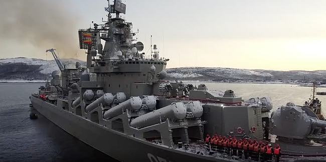 俄罗斯要搞大动作？三艘登陆战舰进入黑海，可随时投送坦克和军队 - 5