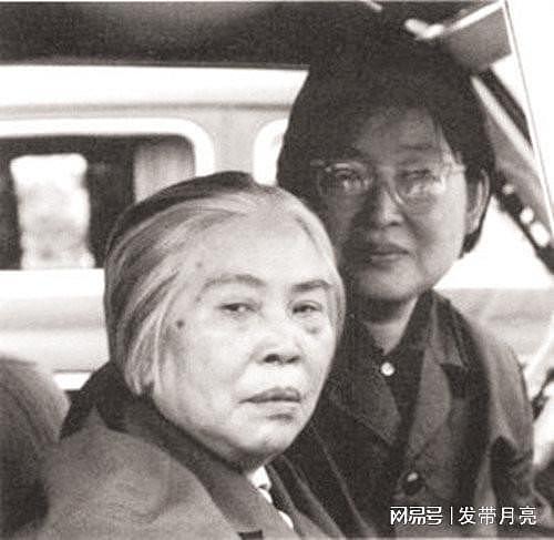 贺子珍与毛主席，一共有过6个孩子，可惜2个夭折，3个不知下落 - 16