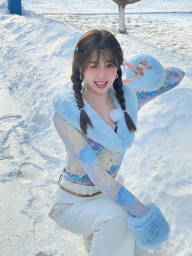 OMG | 虞书欣的雪场拍照pose分解，，空气都能变甜 - 3