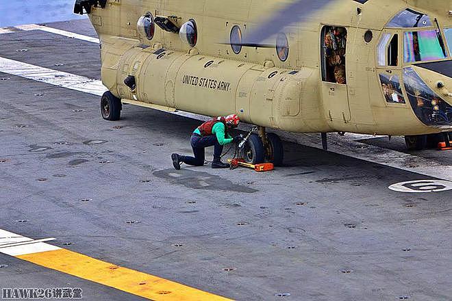 “支奴干”直升机降落在航母上 驻韩美军演练紧急情况的着舰作业 - 11