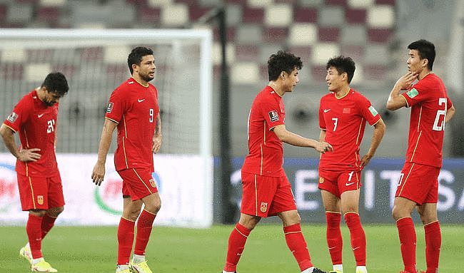 日本球员集体返欧，中国球员集体回酒店看视频！武磊戳中国足泪点 - 3