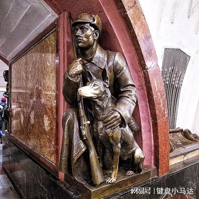 马丁路德家乡艾斯莱本，出现了列宁雕像，它是如何保存下来的？ - 2