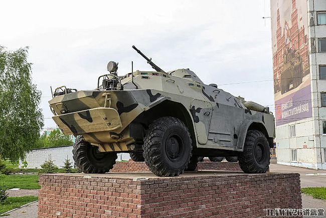细看：BRDM-2M装甲侦察车 生产厂家测试样品 性能得到显著提升 - 1