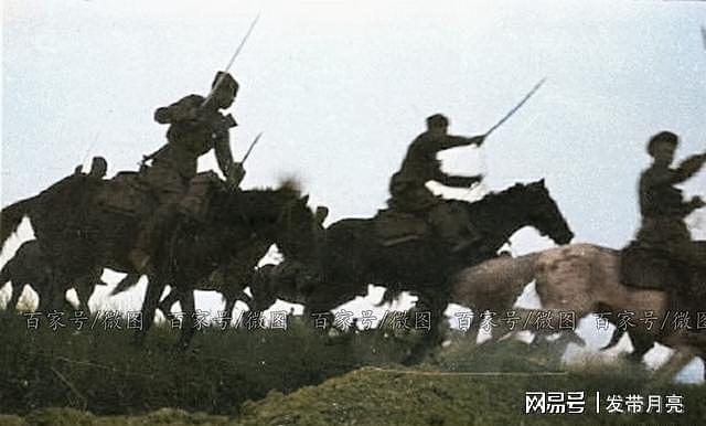 罕见照，艺伎摁和尚，德军被关进狮子笼，国军用火焰喷射器烧日军 - 9