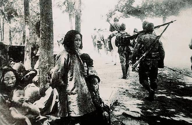 1945年，一个姑娘出门办事，半路被日军抓走，受尽了非人折磨 - 4