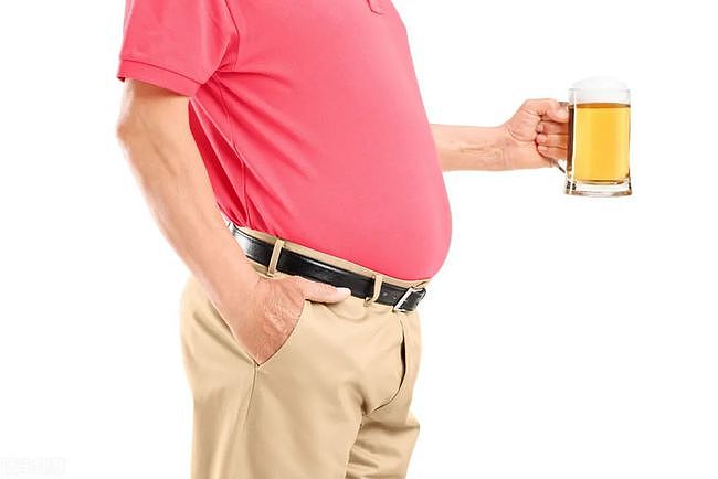 一个肌肉型男跟一个啤酒肚胖子对比，哪个更有吸引力？答案......出人意料 - 2