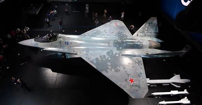 苏-75亮相迪拜，单价仅3000万美元，将与美国竞争未来战机市场？ - 2