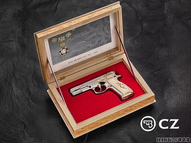 CZ集团推出CZ 75“白狮勋章”手枪 纪念最高国家勋章设立100周年 - 3