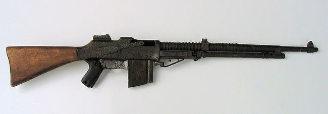虽名为自动步枪但在使用时却作为轻机枪使用的勃朗宁自动步枪 - 5