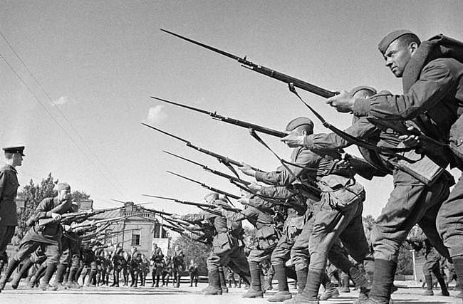 二战中的苏军兵力问题，各部队从不满编，有的步兵师仅有两千人 - 2