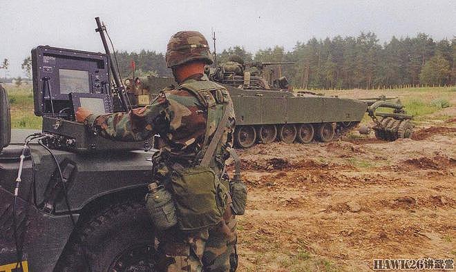 俄罗斯军队测试“FPV遥控坦克”改装自缴获的乌克兰T-72AMT - 8