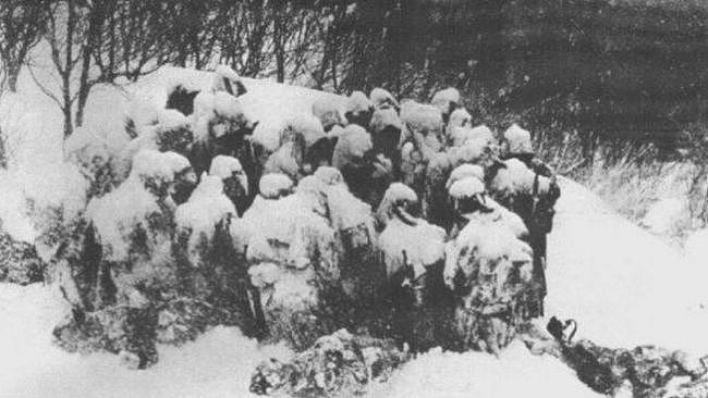 八甲田山事件——210个日本兵犯蠢挑战暴雪，结果被冻死199人 - 6