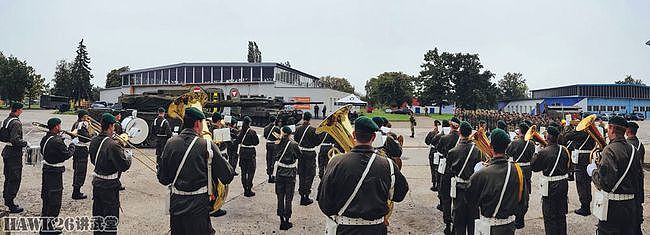 奥地利第4装甲掷弹兵旅举行换装仪式 接收迷彩服 告别单色作训服 - 10