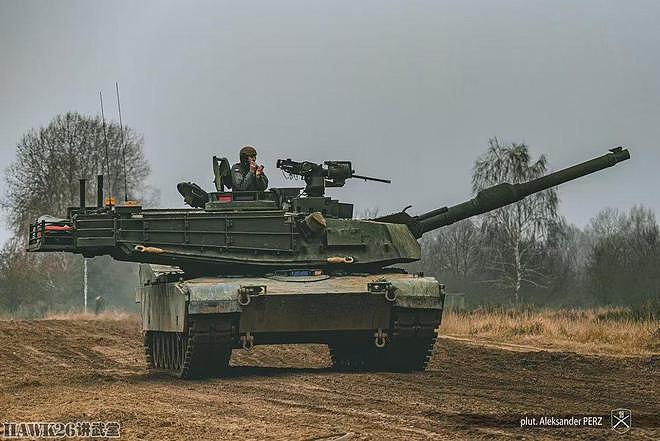 波兰M1A2主战坦克训练照 开始新阶段学习 美军人员负责保驾护航 - 8