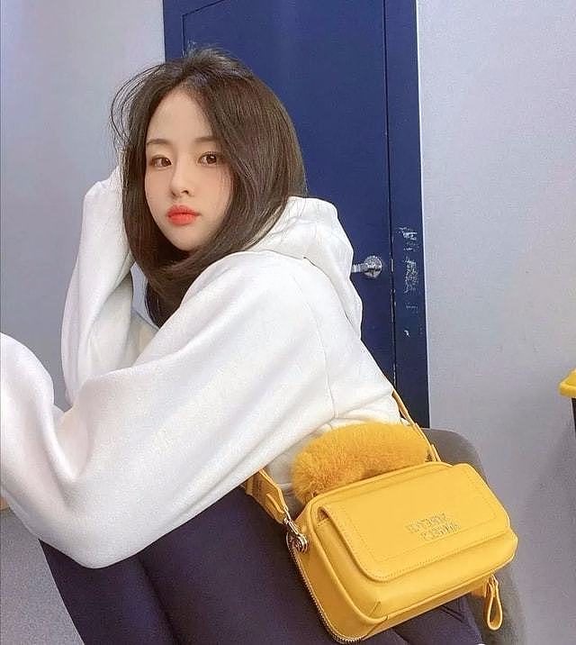 韩国姑娘肤白貌美，身材曲线姣好，是如何练出来的？ - 4